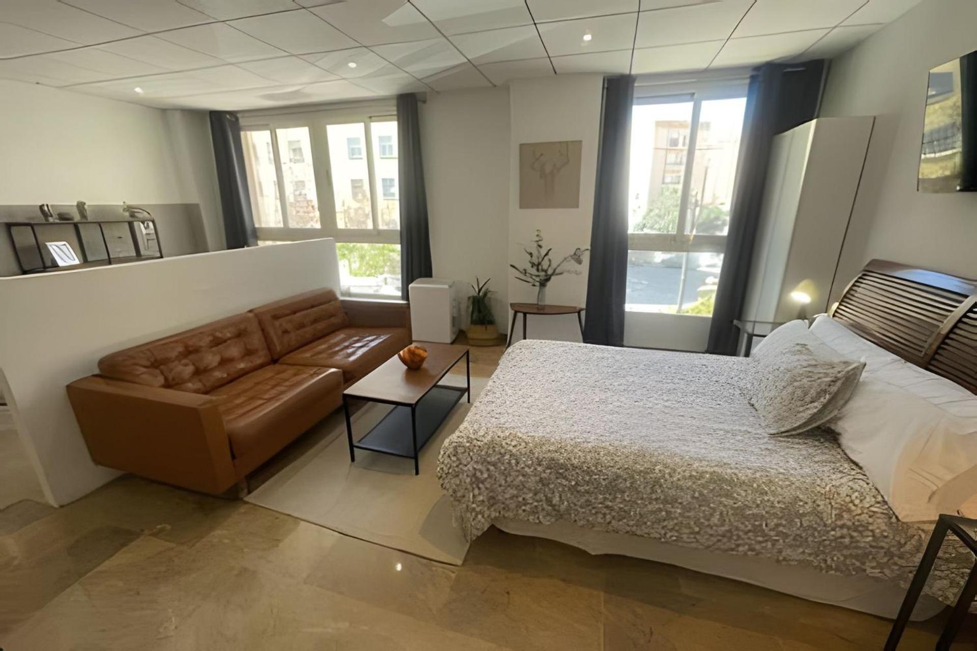 11 Nights Studios Valencia Luaran gambar