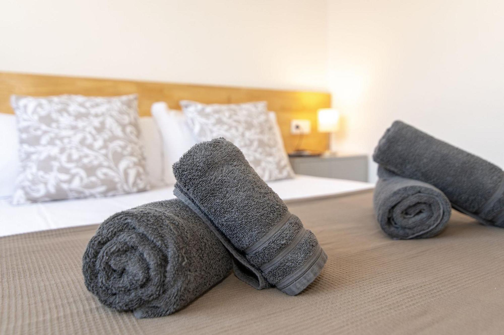 11 Nights Studios Valencia Luaran gambar